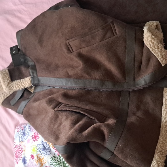 Coat - Picture 3 of 4